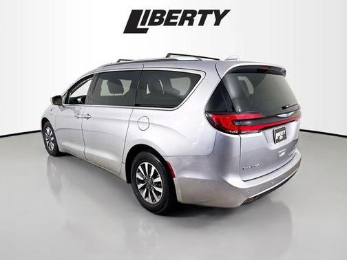 2021 Chrysler Pacifica Hybrid Touring L