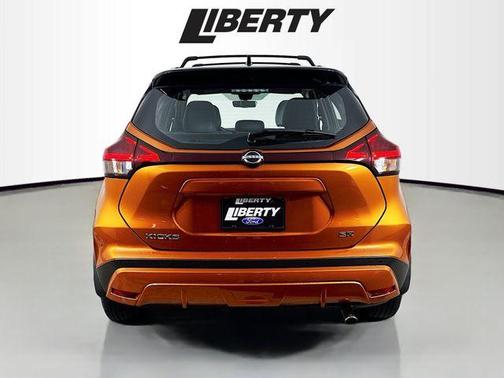 2023 Nissan Kicks SR
