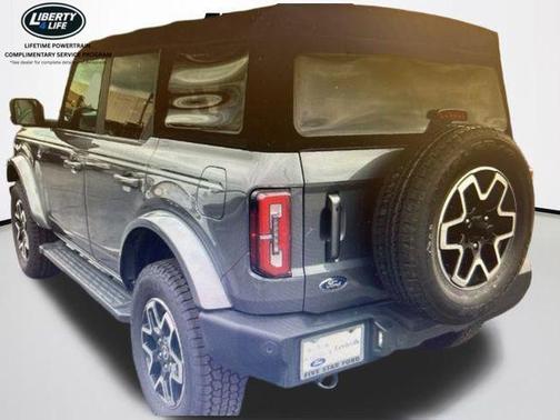 Carbonized Gray Metallic 2021 Ford Bronco Outer Banks