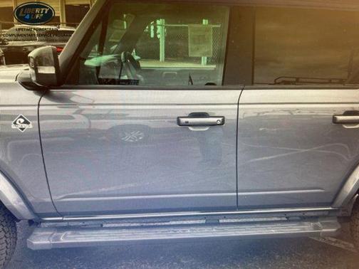 Carbonized Gray Metallic 2021 Ford Bronco Outer Banks