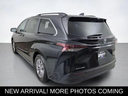 2025 Toyota Sienna XLE