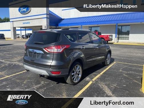 Photo 5 of 17 of 2016 Ford Escape SE