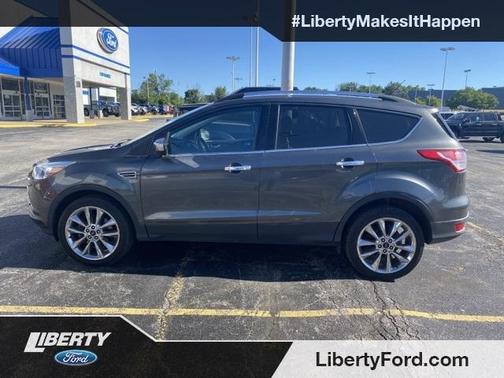 Photo 2 of 17 of 2016 Ford Escape SE