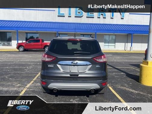 Photo 4 of 17 of 2016 Ford Escape SE
