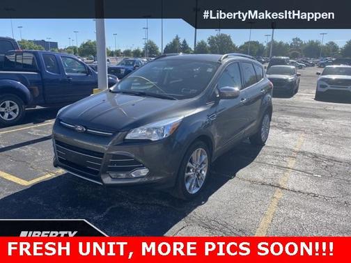 Photo 1 of 17 of 2016 Ford Escape SE
