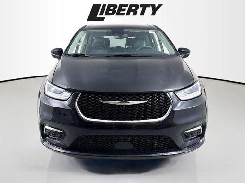 2023 Chrysler Pacifica Touring-L