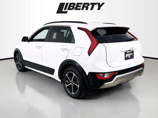 2023 Kia Niro SX