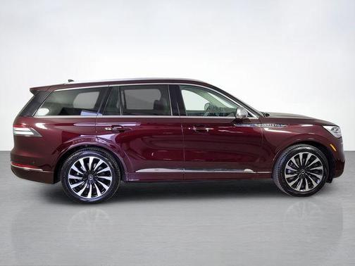 Burgundy Velvet Metallic Tinted Clearcoat 2022 Lincoln Aviator Black Label Grand Touring