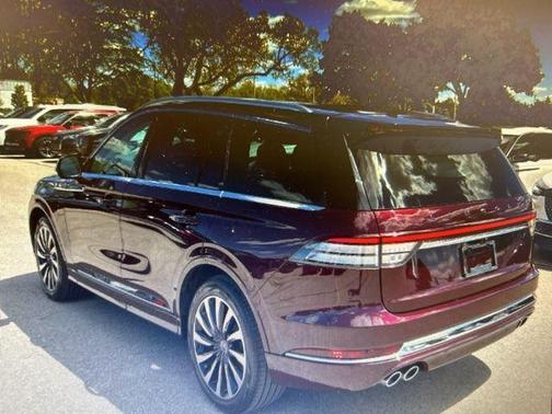 Burgundy Velvet Metallic Tinted Clearcoat 2022 Lincoln Aviator Black Label Grand Touring
