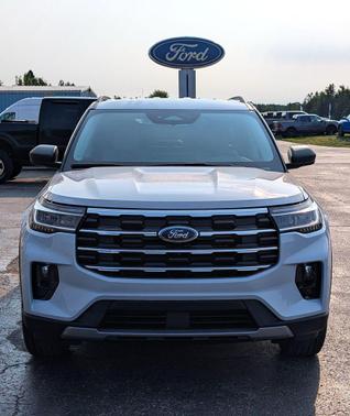 Space White Metallic 2026 Ford Explorer Active