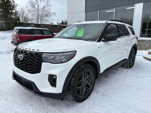 Star White Metallic Tri-Coat 2025 Ford Explorer ST-Line