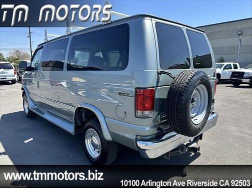2006 Ford E350 Super Duty Base
