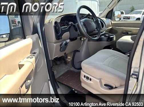 2006 Ford E350 Super Duty Base
