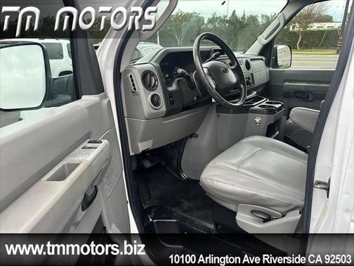 2009 Ford E350 Super Duty XLT