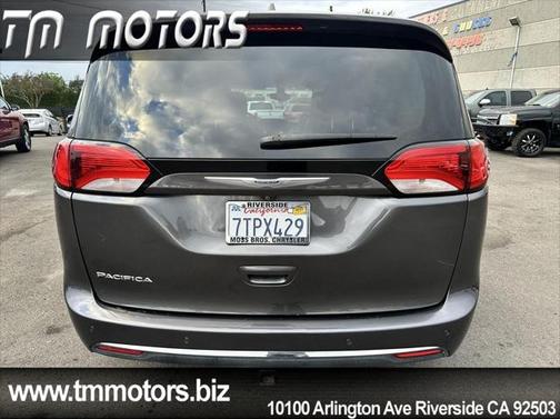 2017 Chrysler Pacifica Touring-L