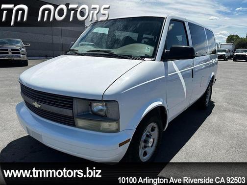 Summit White 2005 Chevrolet Astro Base