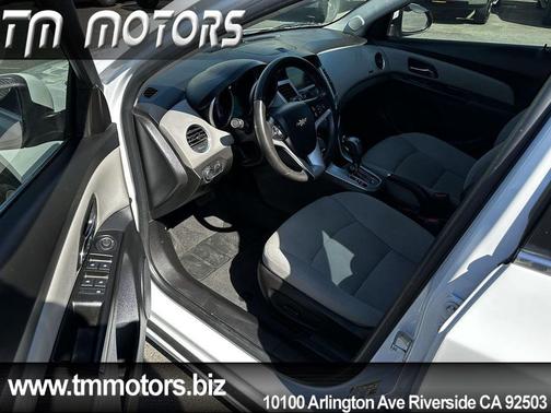 Summit White 2014 Chevrolet Cruze 1LT