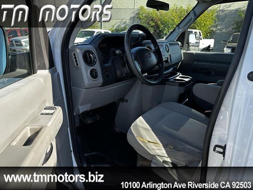 2012 Ford E350 Super Duty XLT