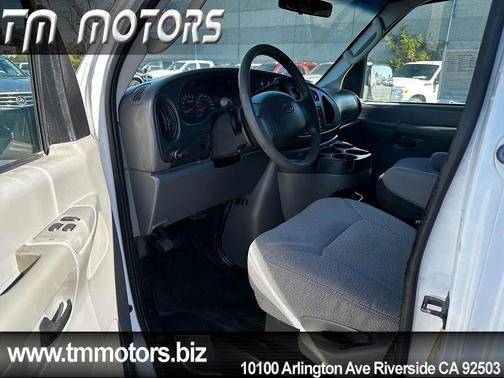 2008 Ford E350 Super Duty XL Wagon