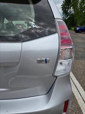 2015 Toyota Prius v Five
