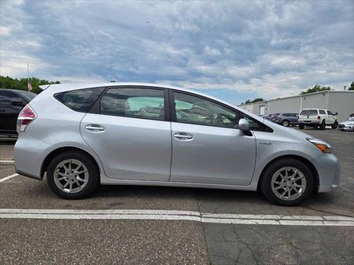 2015 Toyota Prius v Five