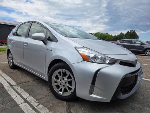 2015 Toyota Prius v Five