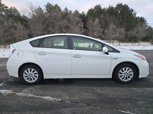 2013 Toyota Prius Plug-in Base