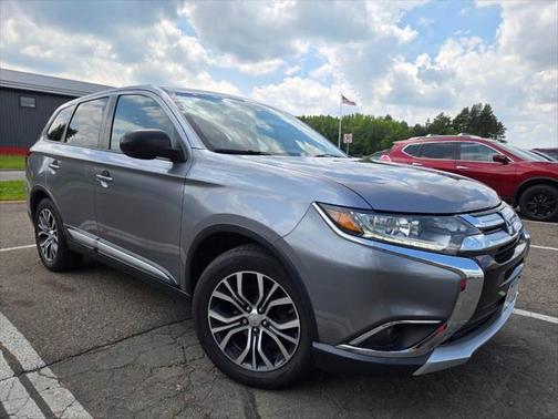 2017 Mitsubishi Outlander ES