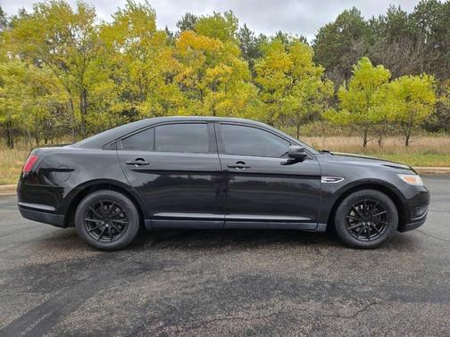 2012 Ford Taurus SE