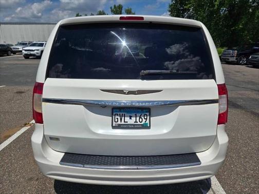 2012 Chrysler Town & Country Touring