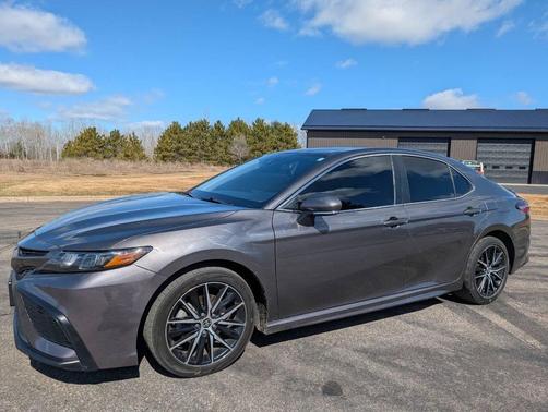 Predawn Gray Mica 2022 Toyota Camry SE