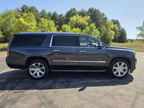 Dark Granite Metallic 2017 Cadillac Escalade ESV Luxury