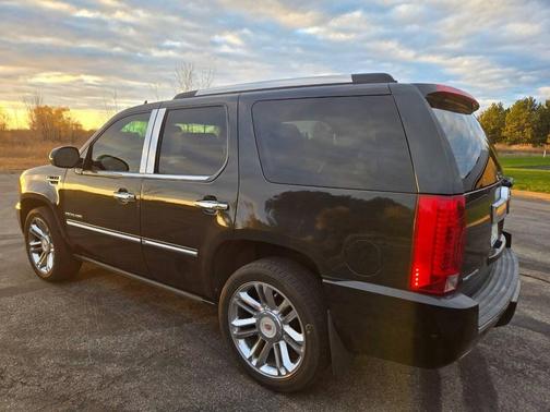 2013 Cadillac Escalade Platinum Edition