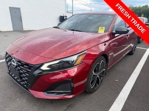 Scarlet Ember Tintcoat 2023 Nissan Altima SR FWD