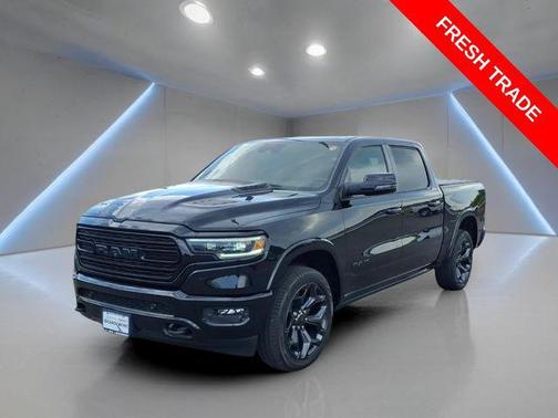 Diamond Black Crystal Pearlcoat 2023 RAM 1500 Limited
