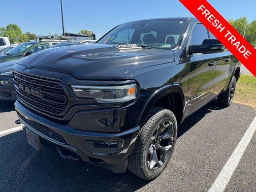 Diamond Black Crystal Pearlcoat 2023 RAM 1500 Limited