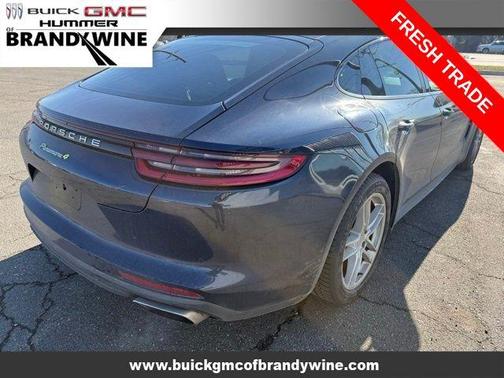 2018 Porsche Panamera 4
