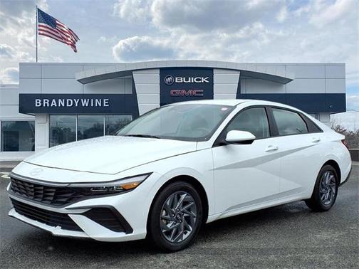 2024 Hyundai ELANTRA SEL