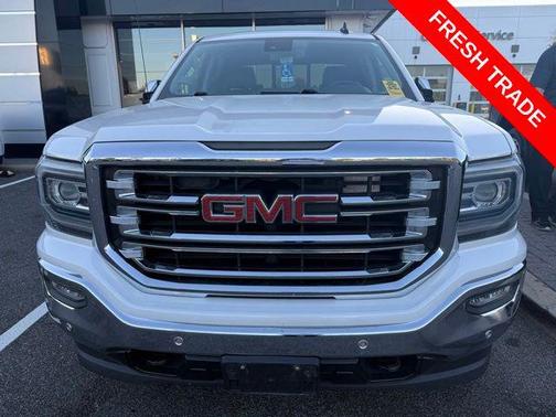 White Frost Tricoat 2018 GMC Sierra 1500 SLT