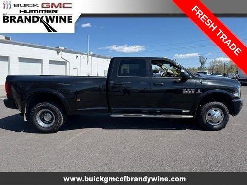 Brilliant Black Crystal Pearlcoat 2018 RAM 3500 Big Horn Crew Cab 4x4 8' Box