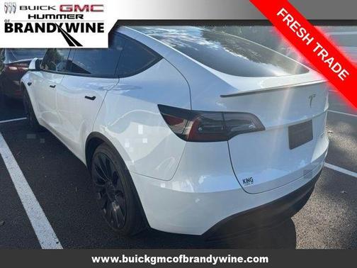 Pearl White Multi-Coat 2023 Tesla Model Y Performance Dual Motor All-Wheel Drive