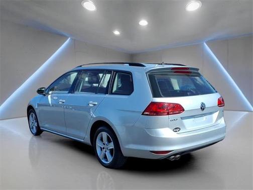 2015 Volkswagen Golf SportWagen TDI S 4-Door