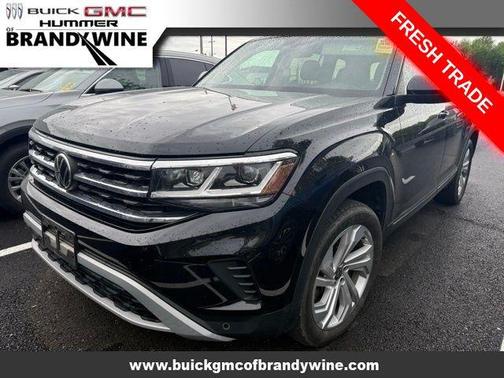 Deep Black Pearl 2022 Volkswagen Atlas 3.6L SE w/Technology