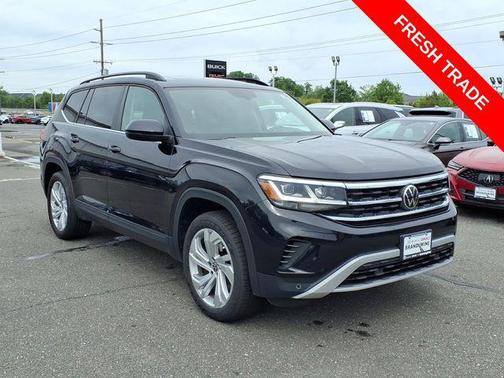 Deep Black Pearl 2022 Volkswagen Atlas 3.6L SE w/Technology