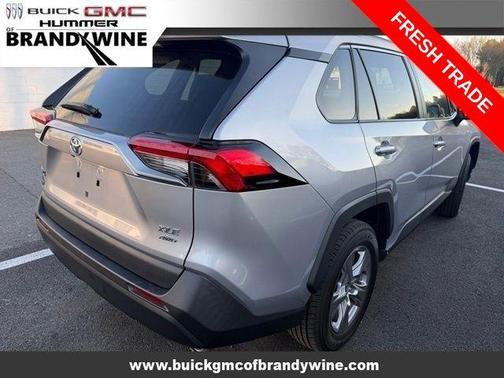 Silver Sky Metallic 2022 Toyota RAV4 XLE