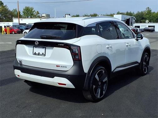2025 Nissan Kicks SR