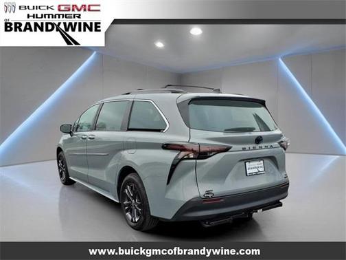 2024 Toyota Sienna Woodland Edition