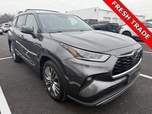 2022 Toyota Highlander Platinum