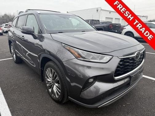 2022 Toyota Highlander Platinum