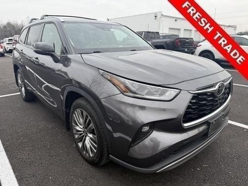 2022 Toyota Highlander Platinum